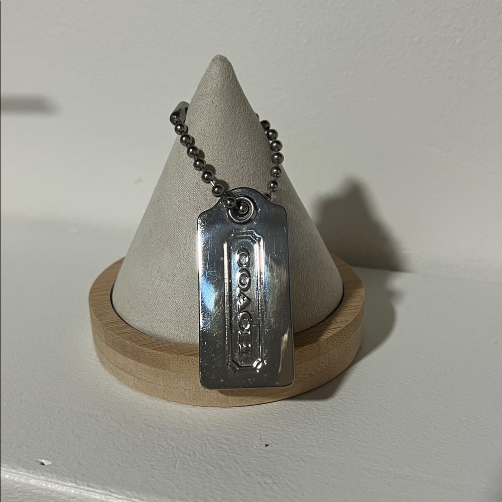 COACH DOG TAG